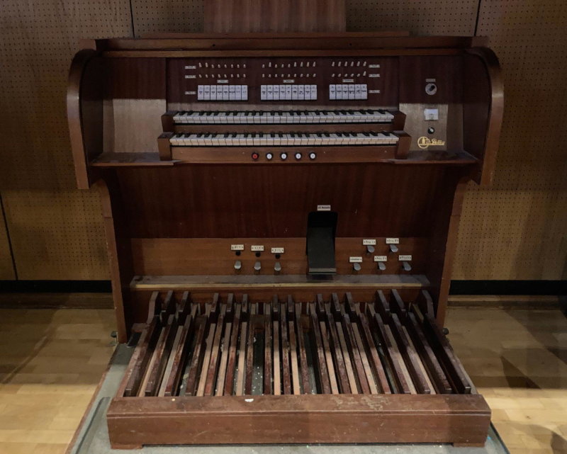 Der Orgeltisch im Detail
